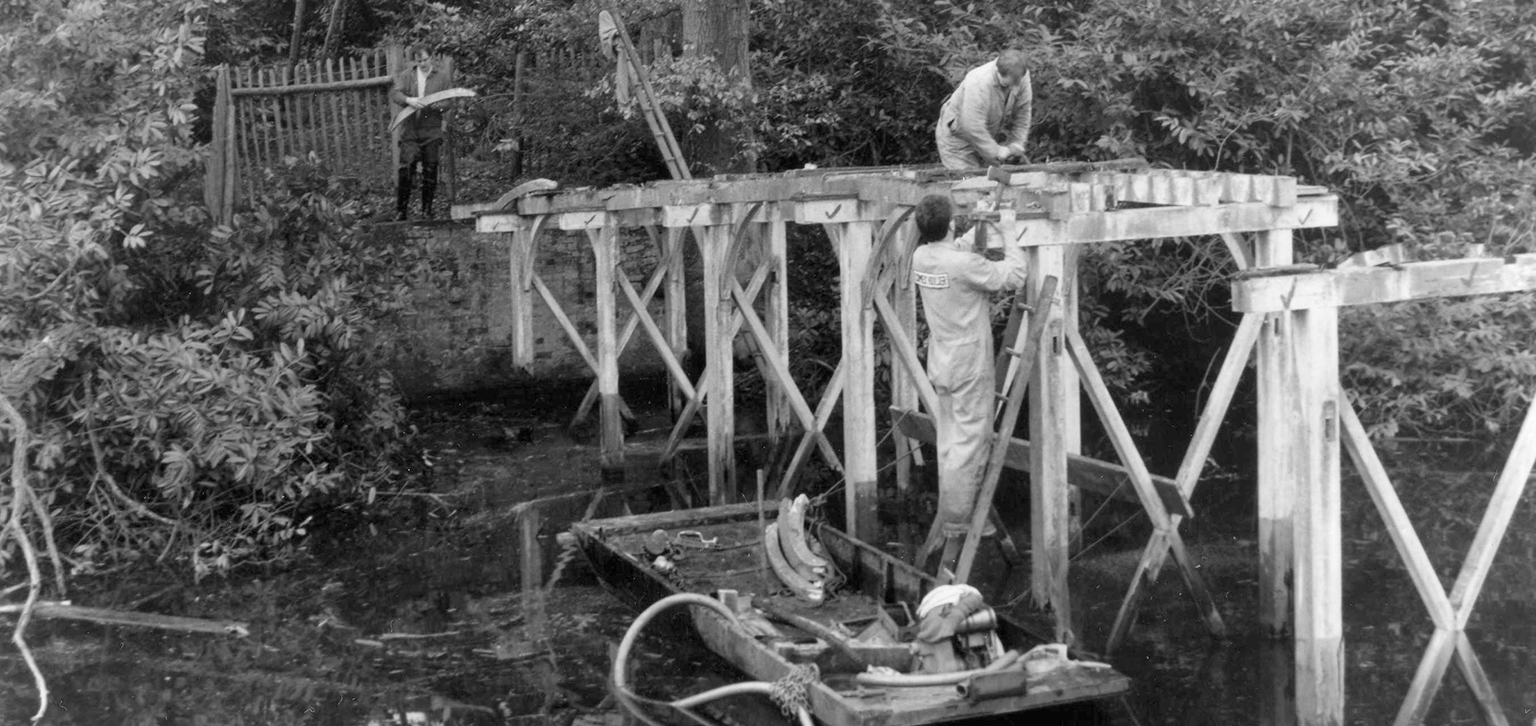 Work on the Chinese Bridge pre-restoration
