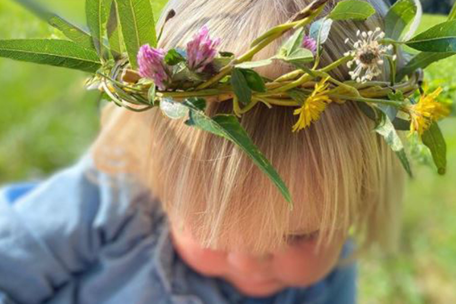 Early Years outdoor learning fairytale story walk